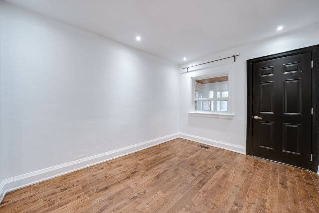 43 Craydon Ave — photo 24