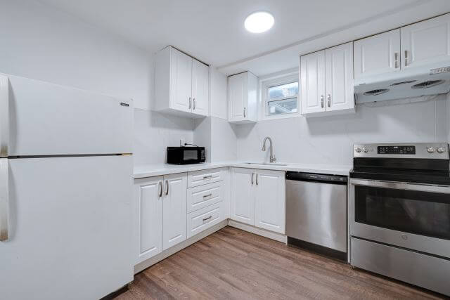 43 Craydon Ave — photo 27