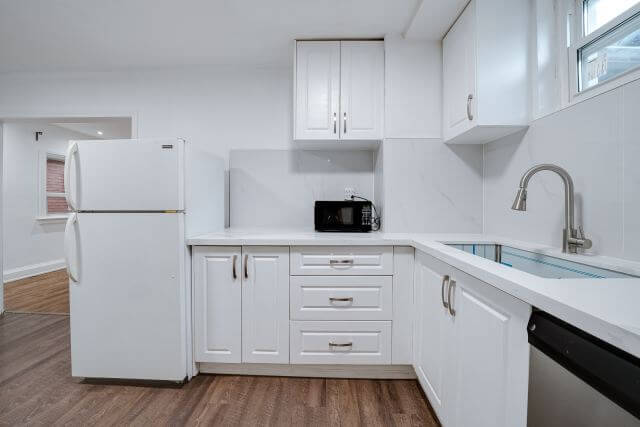 43 Craydon Ave — photo 30