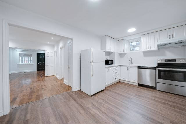 43 Craydon Ave — photo 31