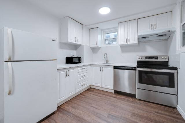 43 Craydon Ave — photo 33