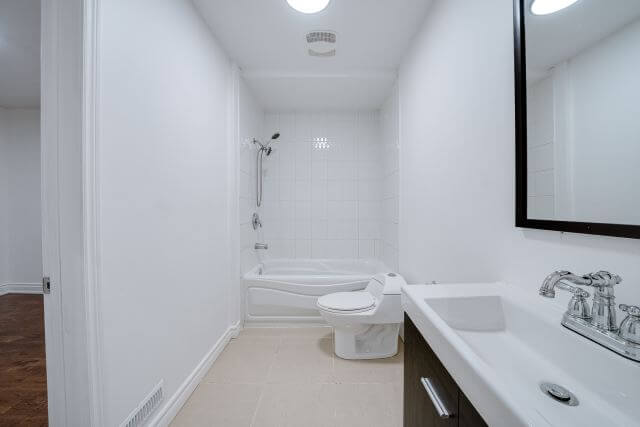 43 Craydon Ave — photo 37
