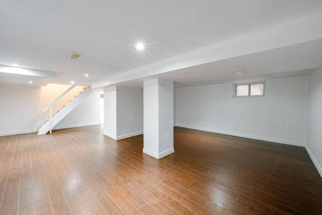 43 Craydon Ave — photo 44