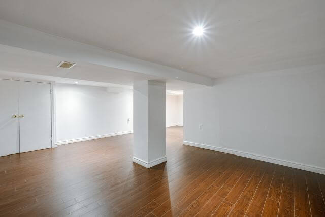 43 Craydon Ave — photo 45