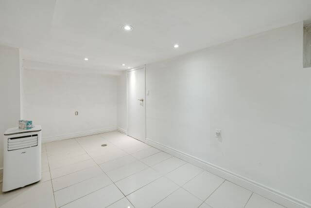 43 Craydon Ave — photo 46
